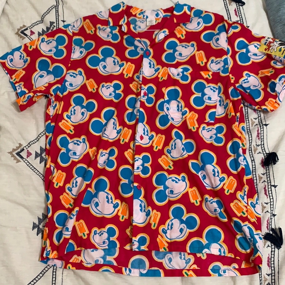 Men’s size large Walt Disney World shirt dark pink/rose color.